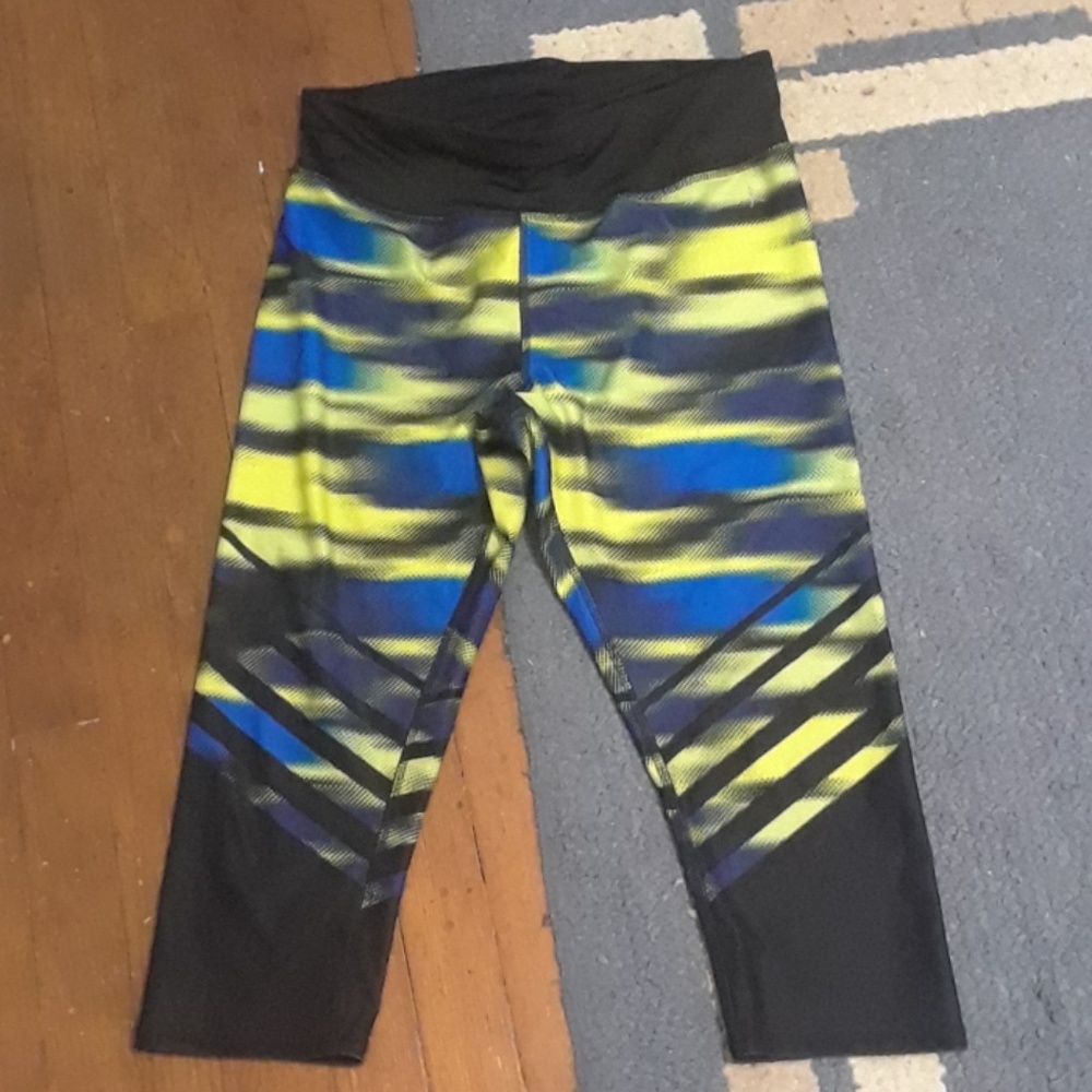 Danskin athletic capri pants